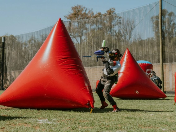 people playing paintball